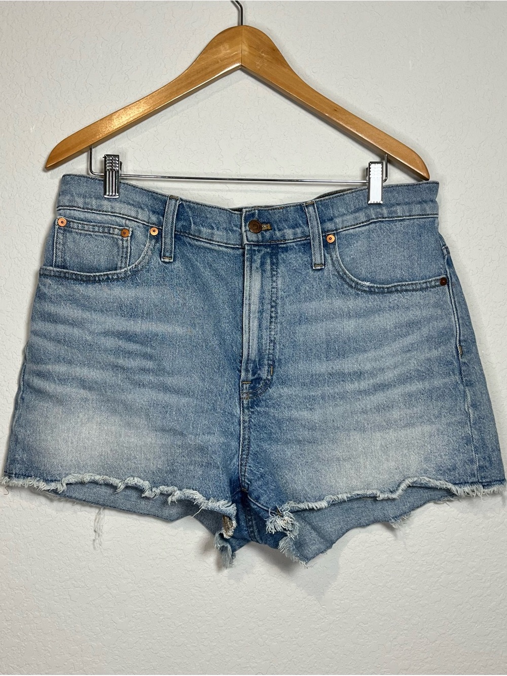 Madewell Distressed The Perfect Jean Short size 32